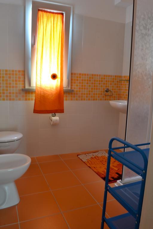 B&B Sotto Le Stelle Fano Exteriör bild