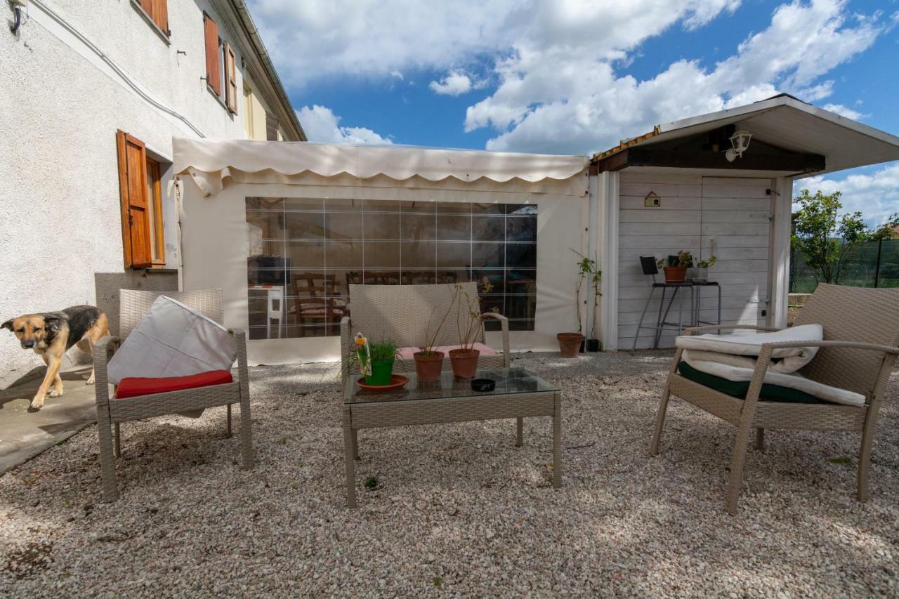 B&B Sotto Le Stelle Fano Exteriör bild